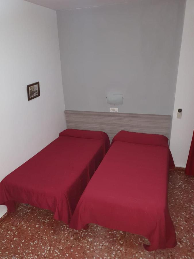 Pension Los Angeles Ла-Пуэбла-де-Касалья Экстерьер фото