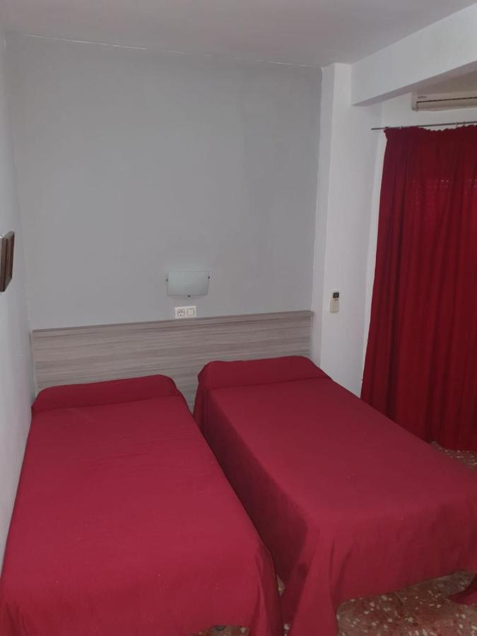 Pension Los Angeles Ла-Пуэбла-де-Касалья Экстерьер фото